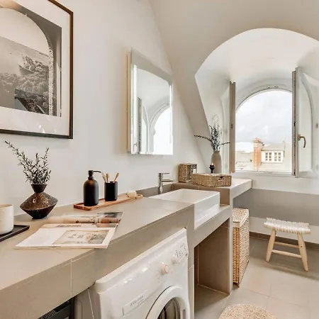 Castro - 1 A Champs De Mars * Париж